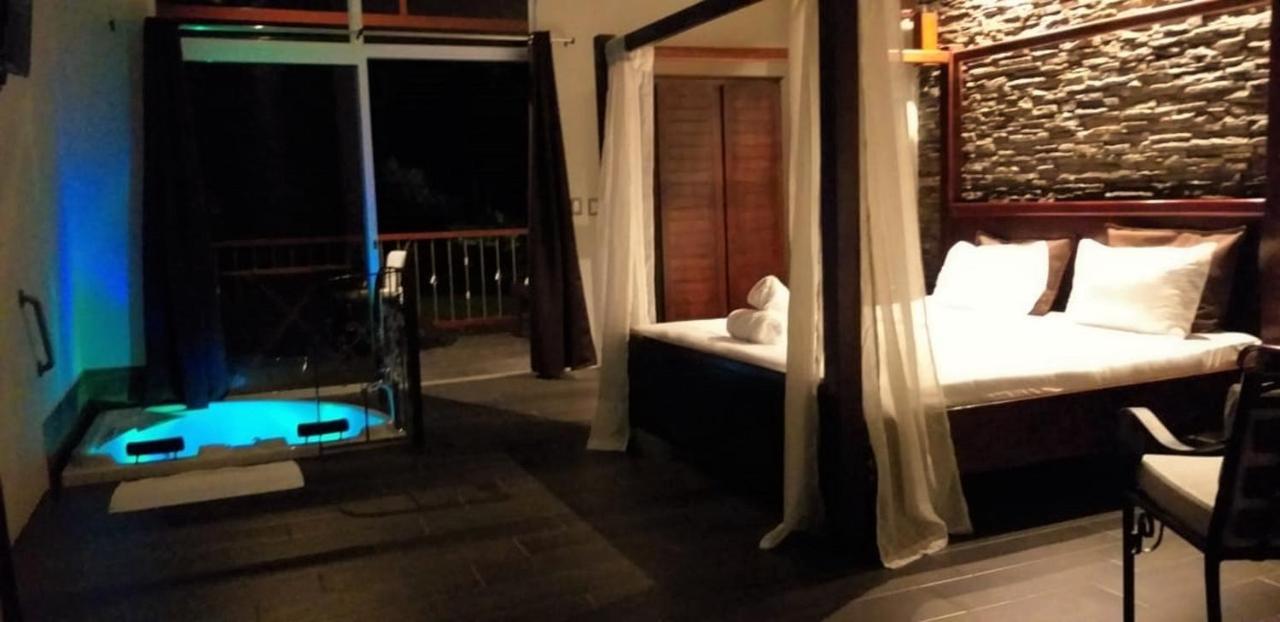 Tropical Suites & Villas La Fortuna Exterior foto